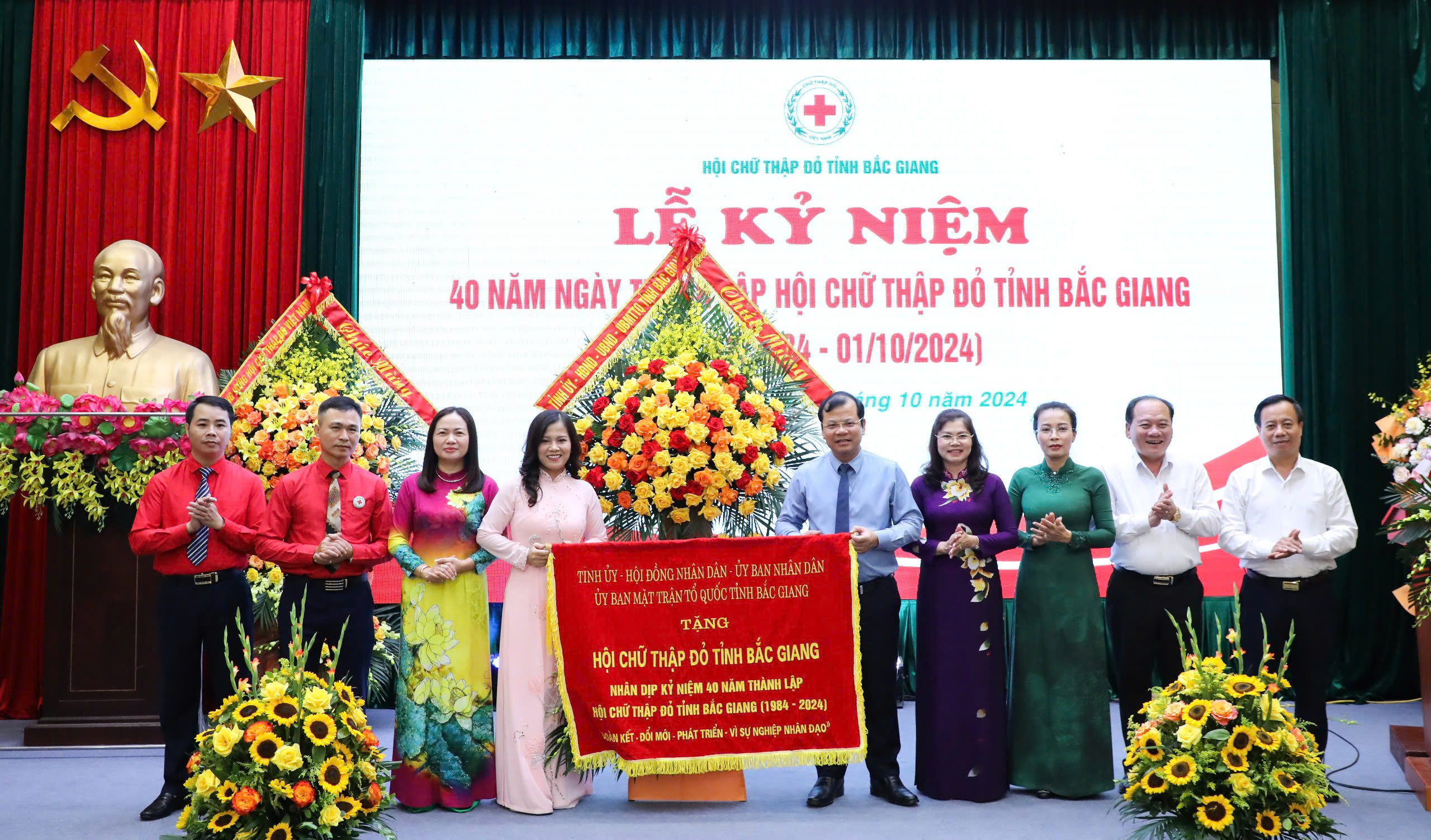 HỘI CHỮ THẬP ĐỎ TỈNH BẮC GIANG KỶ NIỆM 40 NĂM NGÀY THÀNH LẬP